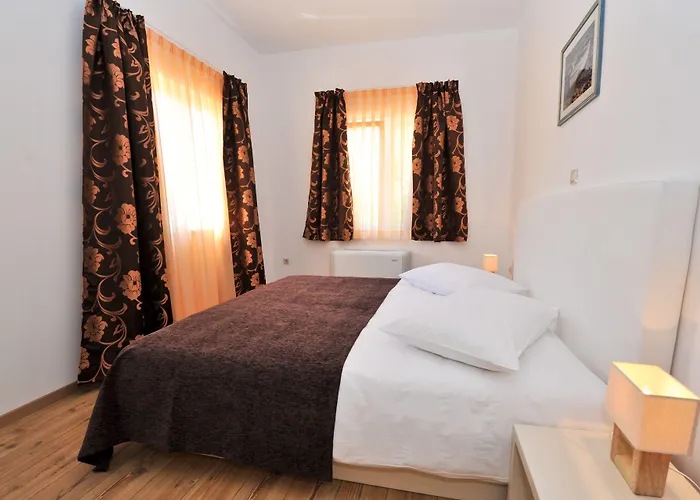 Ferienvermietung: Lastura Aparthotel
